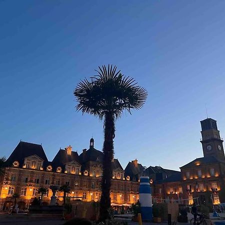 Superbe T2 A 200M De La Place Ducale Charleville-Mézières المظهر الخارجي الصورة