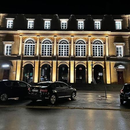 Superbe T2 A 200M De La Place Ducale Charleville-Mézières المظهر الخارجي الصورة