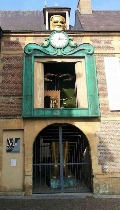 Superbe T2 A 200M De La Place Ducale Charleville-Mézières المظهر الخارجي الصورة