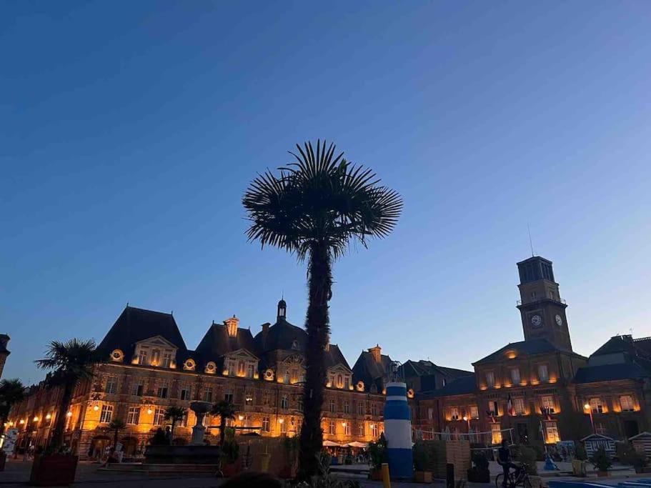 Superbe T2 A 200M De La Place Ducale Charleville-Mézières المظهر الخارجي الصورة
